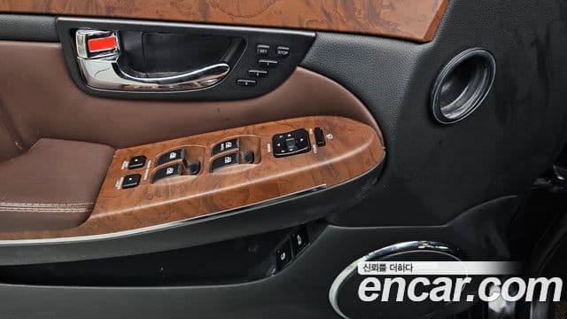 KG모빌리티(SsangYong) Chairman H New Classic 600S коричневый Edition, 2013 18