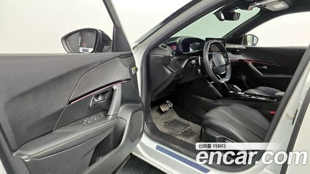 Peugeot 2008 2세대 1.5 BlueHDi GT Line, 2021 11
