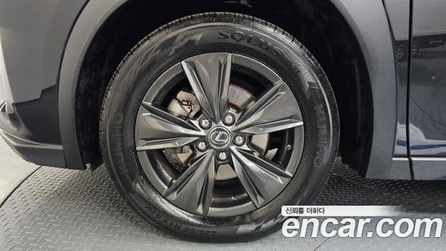 Lexus UX250h, 2019 все фото