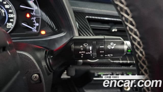 Lexus UX250h, 2019 15