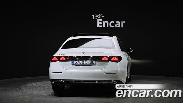 Mercedes-Benz E-класс W214 Avantgarde, 2024 4