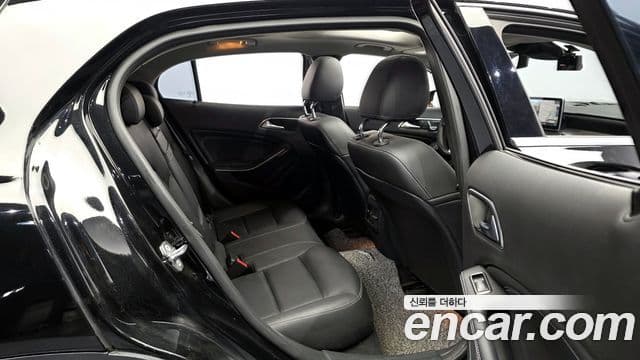 Mercedes-Benz GLA-класс X156 Premium, 2019 11