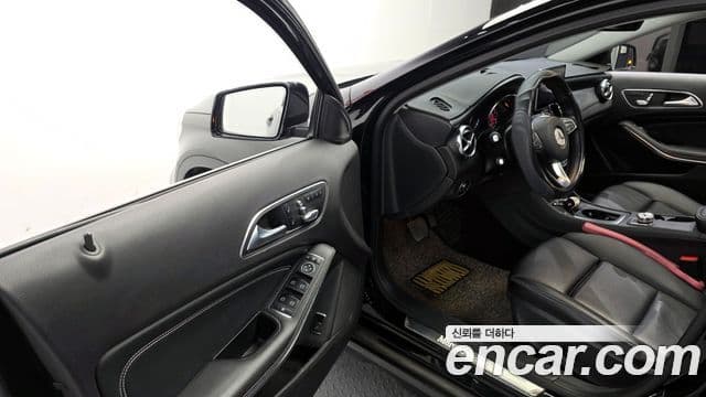 Mercedes-Benz GLA-класс X156 Premium, 2019 12