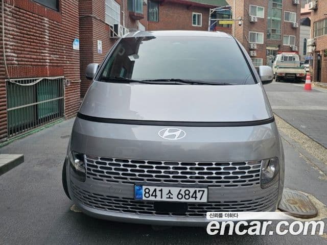 Hyundai Staria Modern, 2025 1