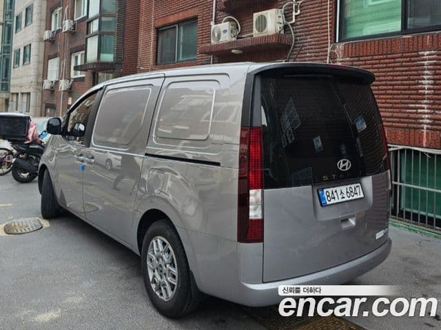 Hyundai Staria Modern, 2025 4