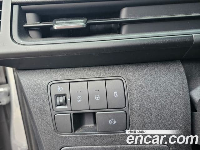 Hyundai Staria Modern, 2025 13