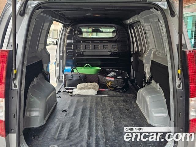 Hyundai Staria Modern, 2025 19