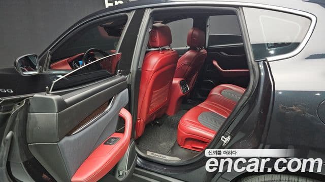 Maserati Levante 3.0 AWD GranLusso, 2019 12