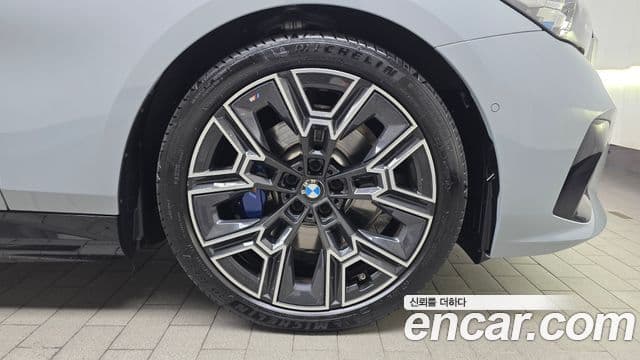 BMW 5시리즈 (G60) 530e xDrive M Sport, 2025 все фото