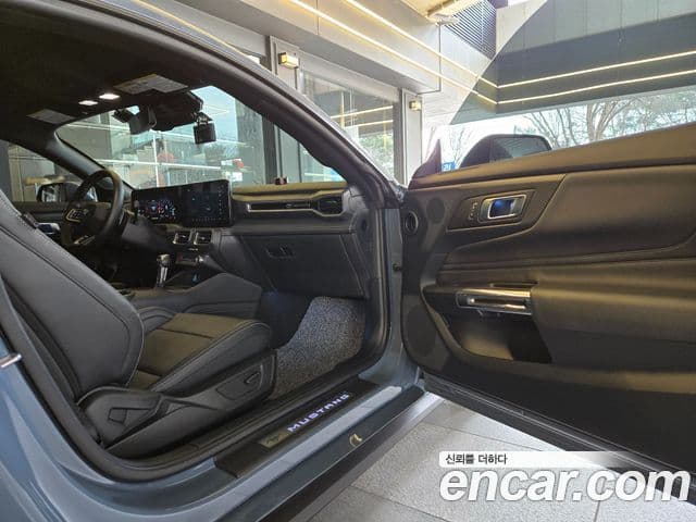 Ford Mustang 7세대 2.3 EcoBoost Premium купе, 2024 18