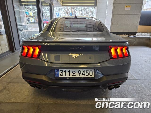 Ford Mustang 7세대 2.3 EcoBoost Premium купе, 2024 19