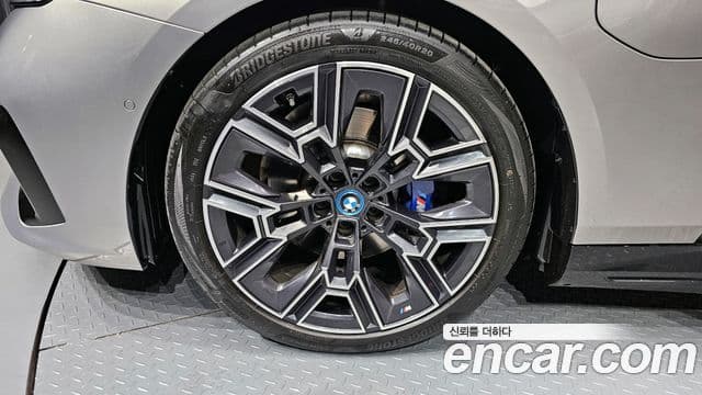 BMW 5시리즈 (G60) 530e M Sport, 2025 все фото