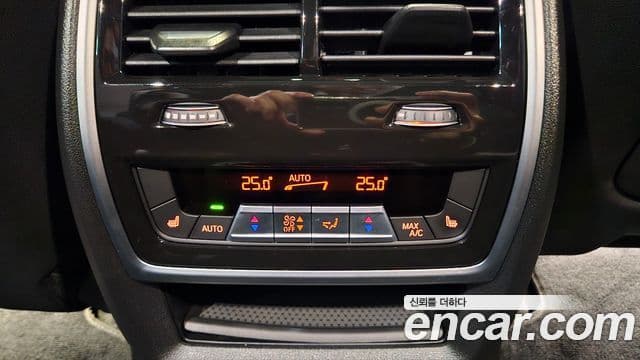 BMW X7 (G07) xDrive 40i M Sport 6인승, 2024 17