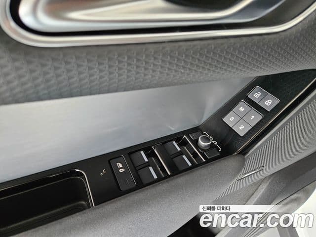 Land Rover Range Rover Velar 3.0 P400 R-Dynamic SE, 2023 8