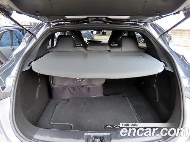 Infiniti Q30 Premium, 2018 18