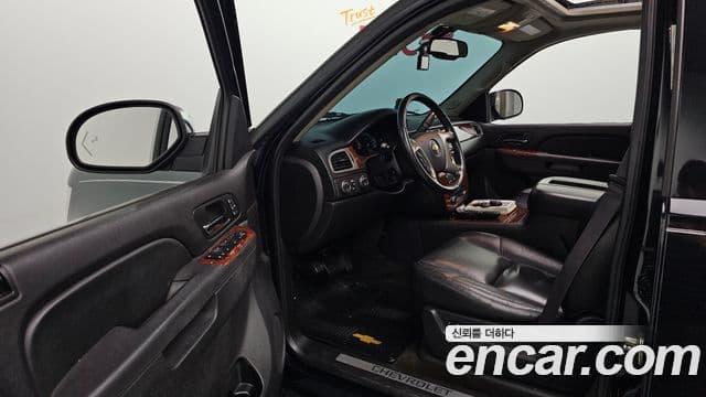 Chevrolet Suburban, 2013 10