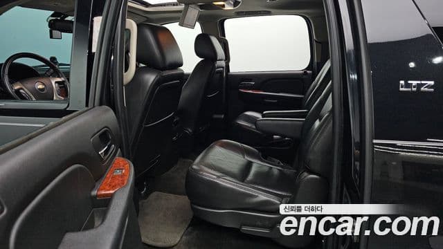 Chevrolet Suburban, 2013 13