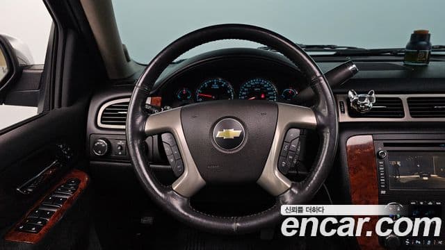 Chevrolet Suburban, 2013 14