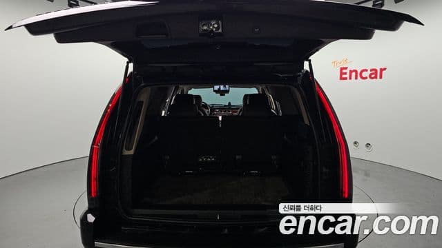 Chevrolet Suburban, 2013 19