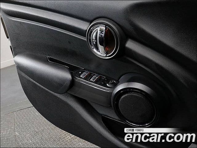 Mini Cooper D 3세대, 2015 13