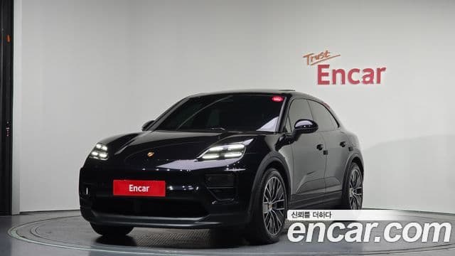Porsche Macan EV базовый 4, 2025 1