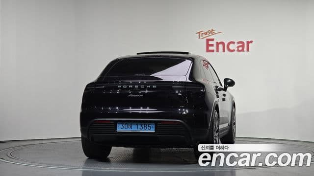 Porsche Macan EV базовый 4, 2025 4