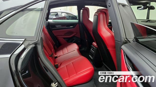 Porsche Macan EV базовый 4, 2025 12