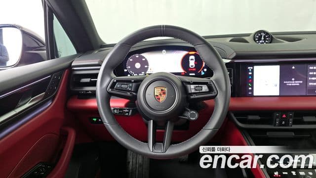Porsche Macan EV базовый 4, 2025 13