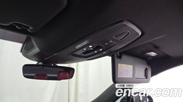 Porsche Macan EV базовый 4, 2025 17