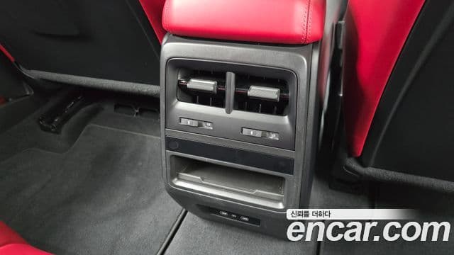 Porsche Macan EV базовый 4, 2025 19