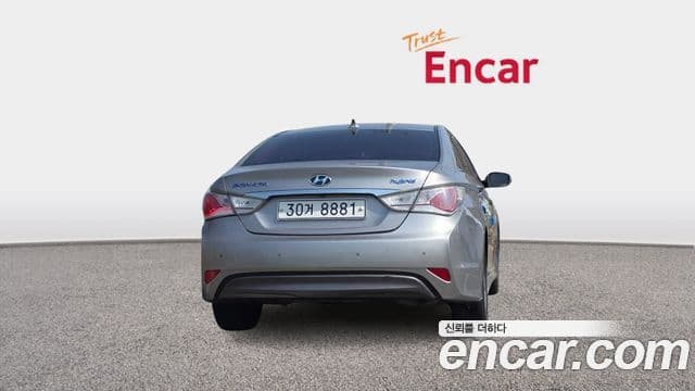 Hyundai Sonata гибрид Royal, 2012 4