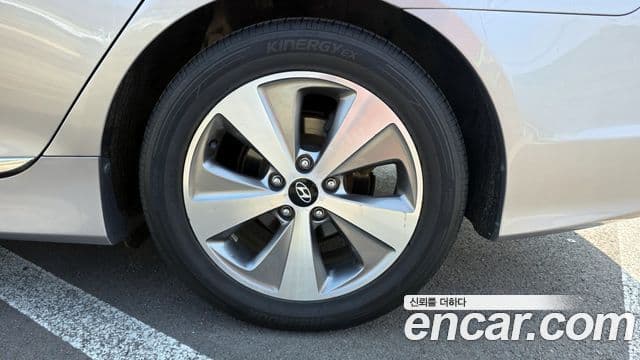 Hyundai Sonata гибрид Royal, 2012 все фото