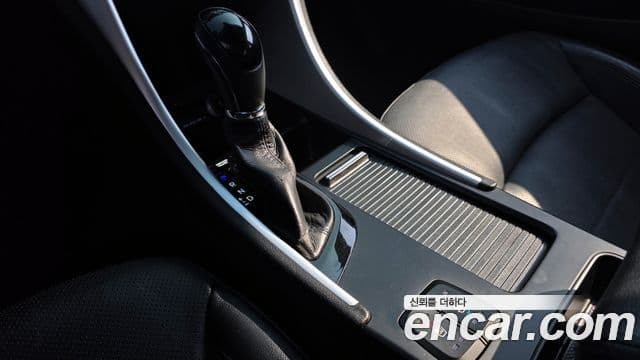 Hyundai Sonata гибрид Royal, 2012 9