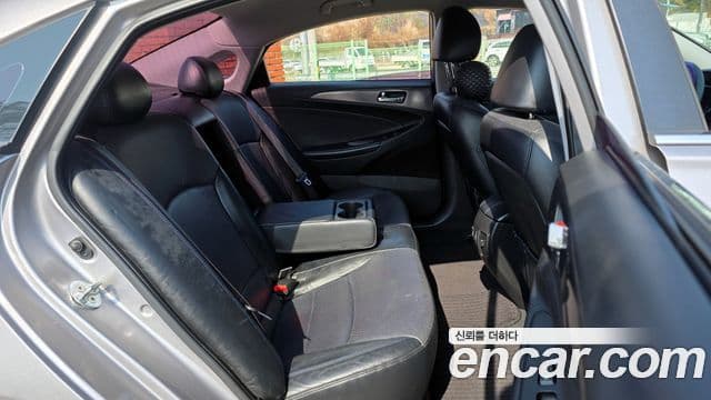 Hyundai Sonata гибрид Royal, 2012 12