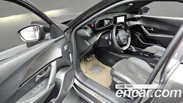 Peugeot 2008 2세대 1.5 BlueHDi GT Line, 2021 12