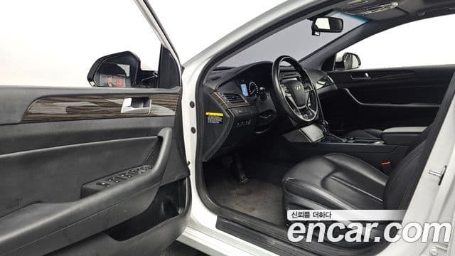 Hyundai LF Sonata 2.0 Smart, 2015 10