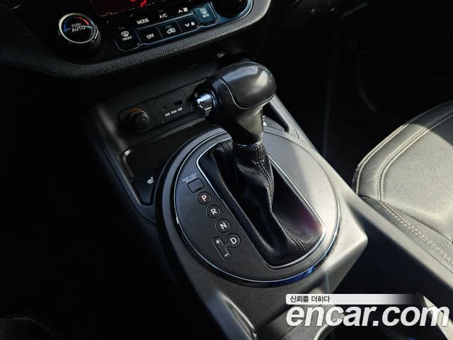 Kia Sportage R люксовая версия, 2012 9