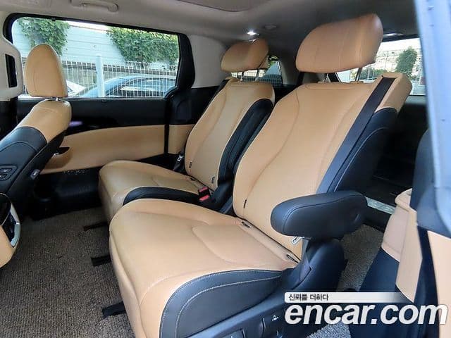 Kia Carnival 4세대 Signature, 2022 11