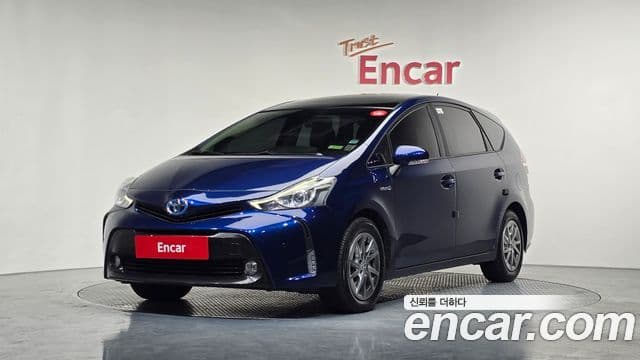 Toyota 프리우스 V, 2015 1