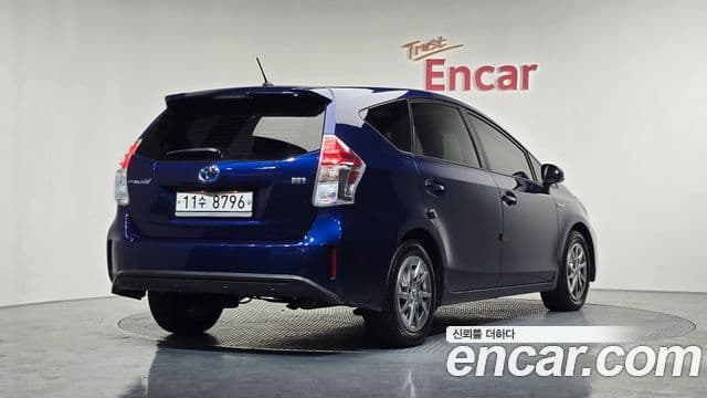 Toyota 프리우스 V, 2015 2