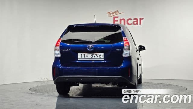 Toyota 프리우스 V, 2015 4