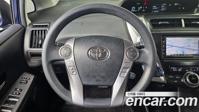 Toyota 프리우스 V, 2015 13