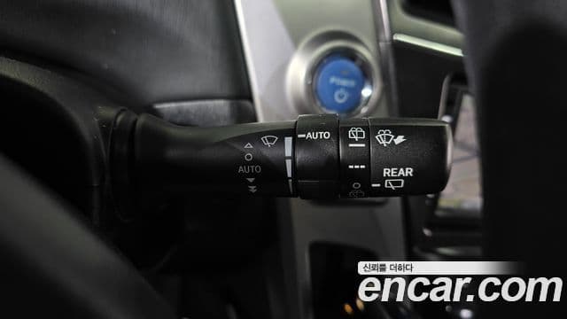 Toyota 프리우스 V, 2015 18