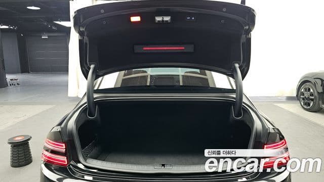 Genesis G80 (RG3) чёрный, 2026 20