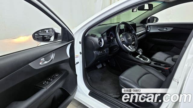 Kia The / новый New K3 2세대 Trendy, 2022 10