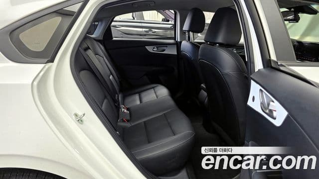 Kia The / новый New K3 2세대 Trendy, 2022 12