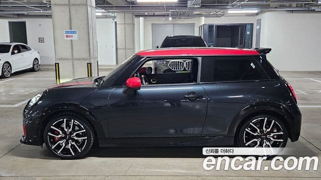 Mini Cooper S 4세대 JCW, 2025 20