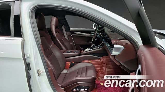 Porsche Panamera (971), 2020 10