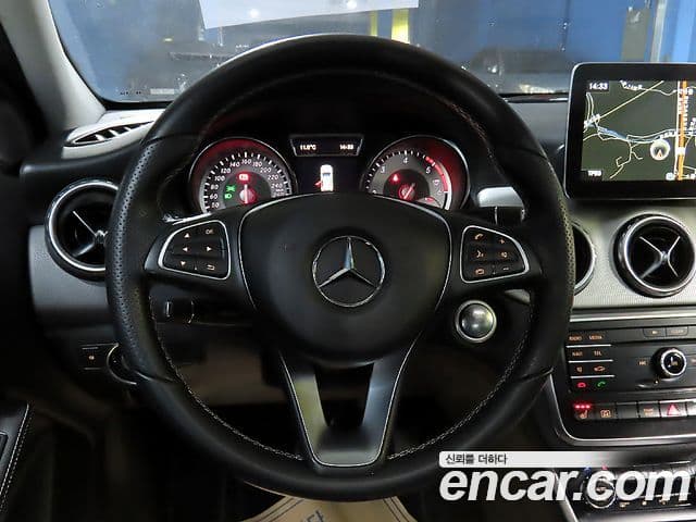 Mercedes-Benz GLA-класс X156 GLA200 d 4MATIC, 2017 10