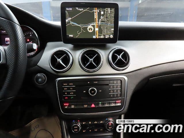 Mercedes-Benz GLA-класс X156 GLA200 d 4MATIC, 2017 12